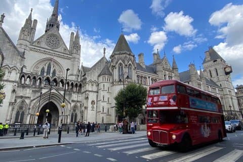 3 hours private walking tour of London