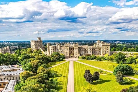 Private Windsor Castle Stonehenge Bath Luxury Tour