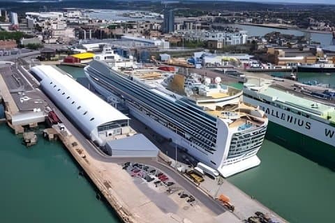 Heathrow Airport Hotels to and from Southampton Port