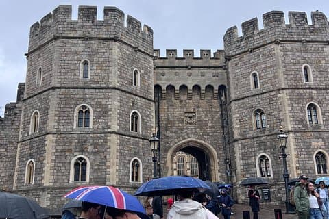 Private Windsor Castle Stonehenge Bath Tour Blue Badge Tour Guide