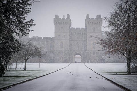 Windsor, Bath, Stonehenge and Salisbury Guided Tour on Boxing Day