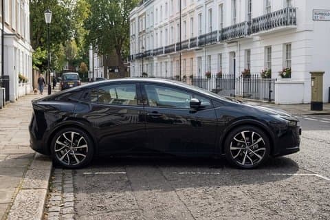 Heathrow to Southampton Eco Saloon Private Transfer