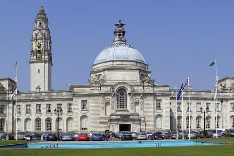 Cardiff Self Guided Walking Tour Castle and Arcades Audio Quiz