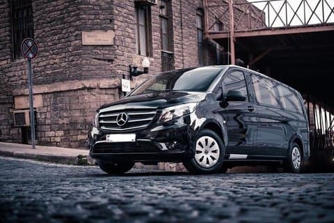 CO2-Offset | Departure by Private Minivan Bristol to BRS Airport