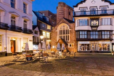Exeter sightseeing and pub hopping with private guide