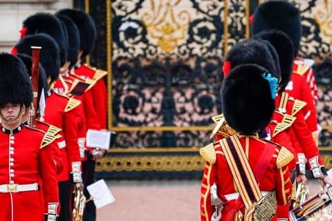 Private Buckingham Palace and Changing of the Guard Walking Tour