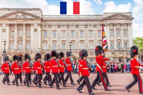 French Buckingham Palace and Changing of the Guard Walking Tour