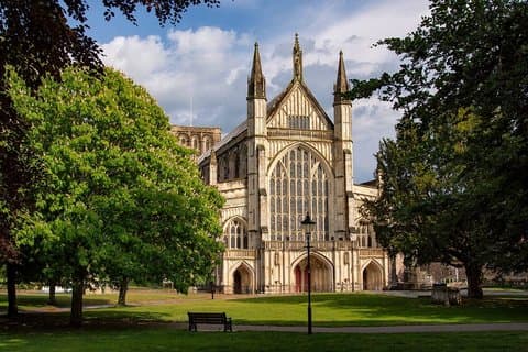 London Windsor Castle Stonehenge and Historic Winchester Day Tour