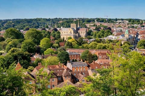 Hello Winchester: Private 2-Hour Intro City Walk with Local Guide