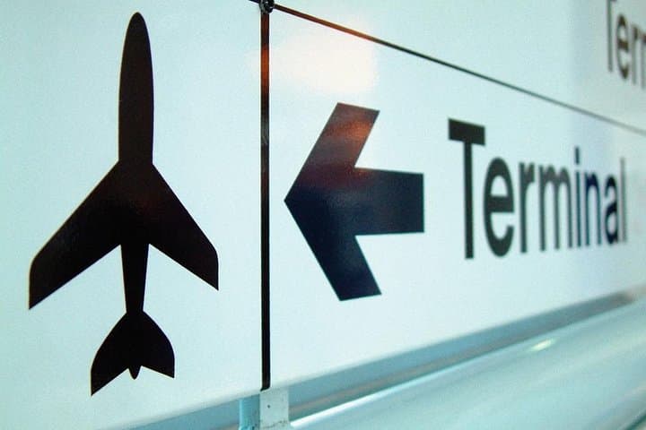 Private Glasgow Departure Transfer: Hotel / Accommodation to Airport