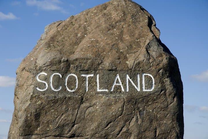 Hadrian's Wall and The Borders Tour from Edinburgh with Admission