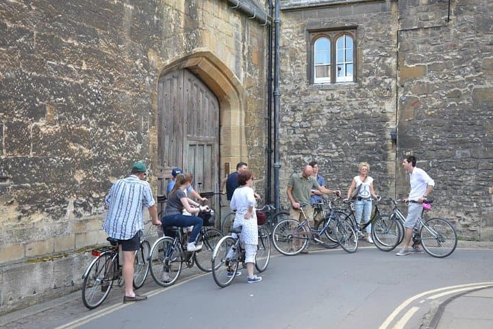Oxford Bike Tour - Amongst The Old Alleyway