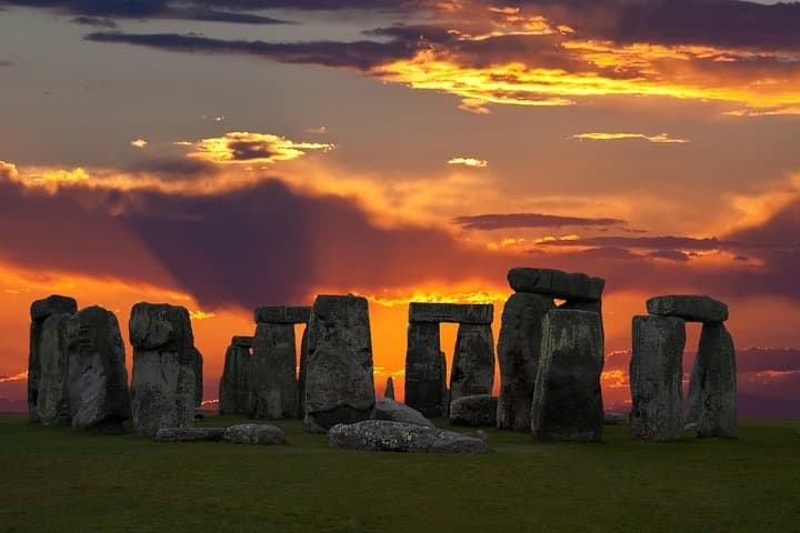 See the sun set or rise during the summer solstice!