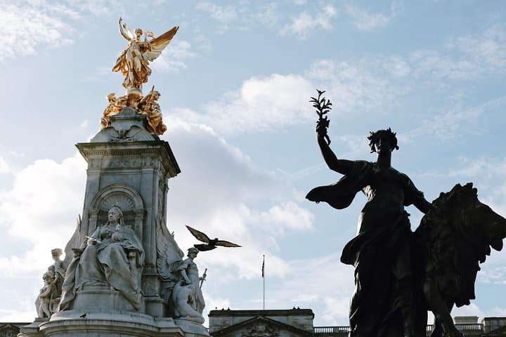 The History of London City Center Exclusive Guided Walking Tour
