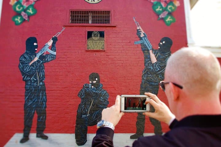 Loyalist mural