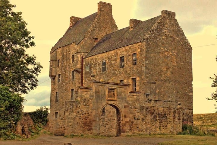 Lallybroch tours - Midhope Castle , Outlander tour phone 07305-294773