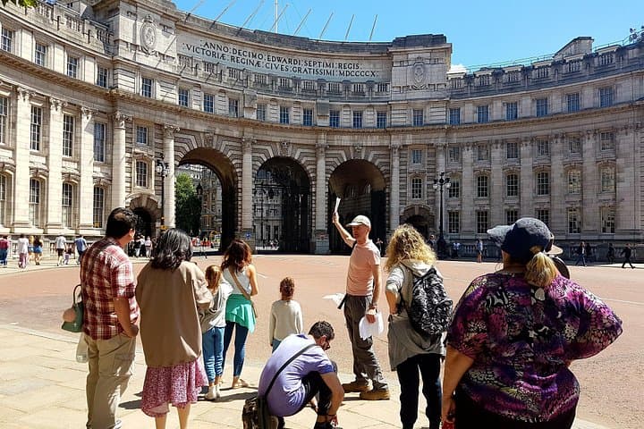 Small-Group London's Best Sights Walking Tour, Kids Join Free!