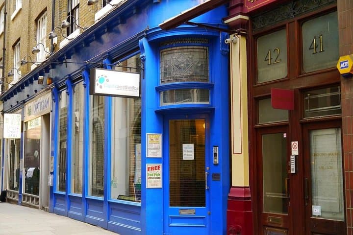 Follow Harry Potter to Ollivanders