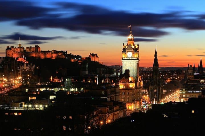 Edinburgh at night