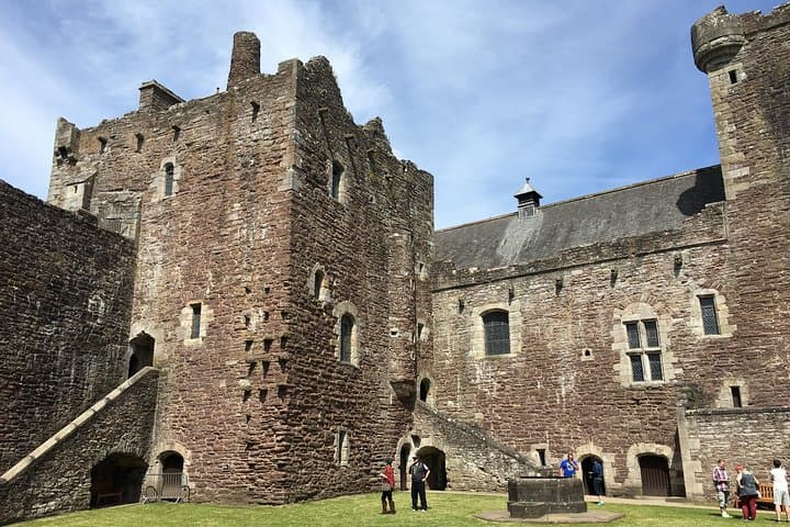 Doune Castle (Castle Leoch)