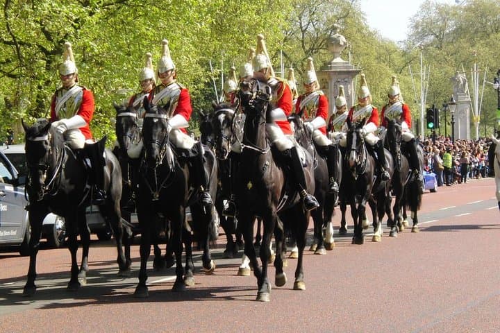The Changing of the Guard - Exclusive Guided Walking Tour