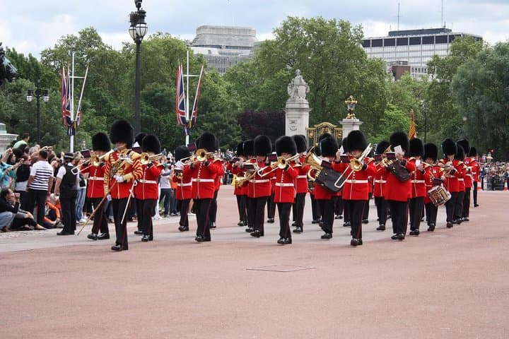 The Changing of the Guard - Exclusive Guided Walking Tour