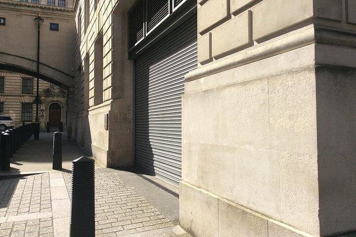 Visit different entrances to the Ministry of Magic