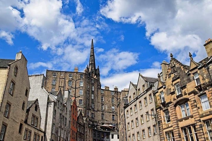 Edinburgh: Book a Local Friend by CityUnscripted