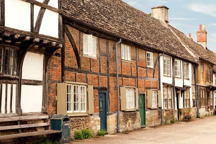 Bath, Avebury Stone Circle & Lacock Small-Group Tour from London