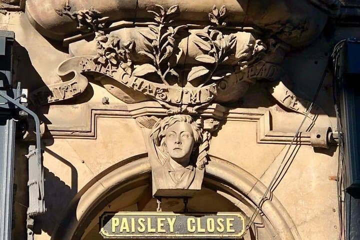 Paisely Close, Royal Mile remember to look up!