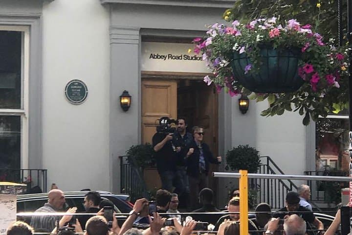 When you take our tour you never know who you will meet: Hello Paul !!