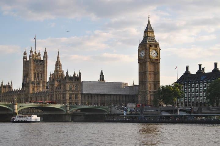 Private Port Transfer from Southampton or Dover to Central London