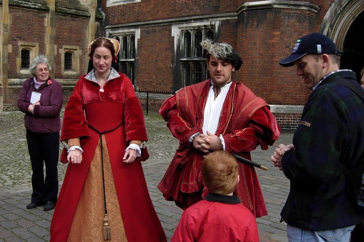 Private Full Day tour of Windsor castle and Hampton court palace from London