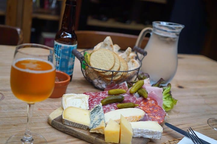 Scottish and Eurpoean Cheeses, Charcuterie and a Scottish Beer at Le di Vin