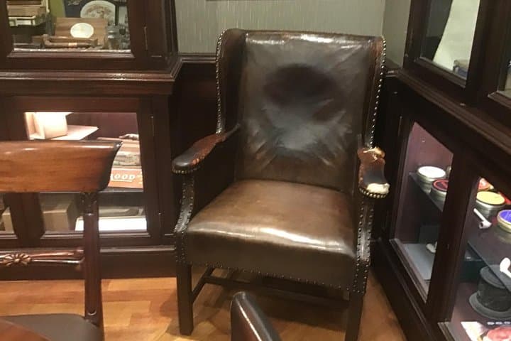 Sit on Churchill's smoking chair! (90% availability)