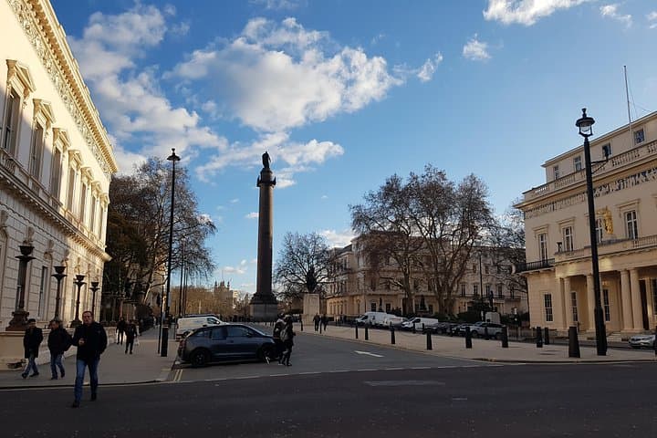 4 Hours Classic London Tour in a Private Vehicle