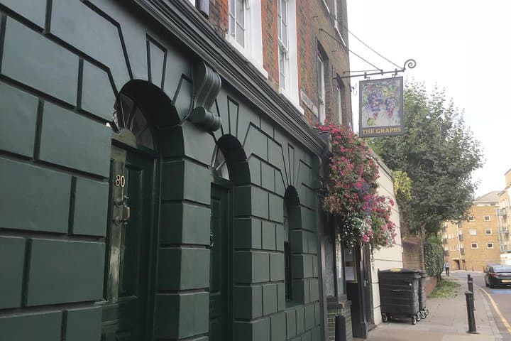 The Grapes Pub