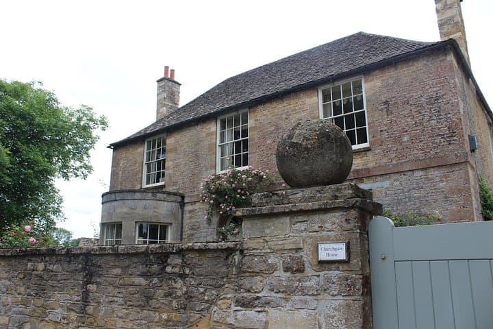 Downton Abbey and Village Small Group Tour from London