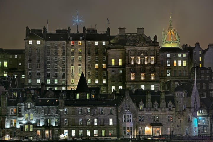 Edinburgh Night Tour with a Local Guide: Private & 100% Personalized