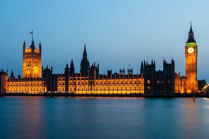 Heathrow Layover: Private Walking Full or Half Day London Tour