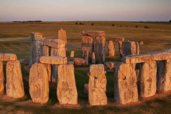 2 DAY TOUR | Jurassic Coast, Glastonbury, Stonehenge & Salisbury