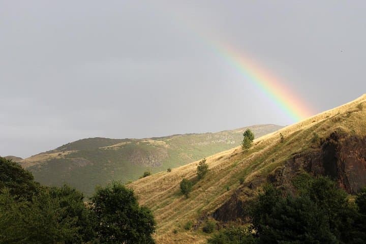 Edinburgh's Landscapes Tours with a Local Guide: Private & Personalized