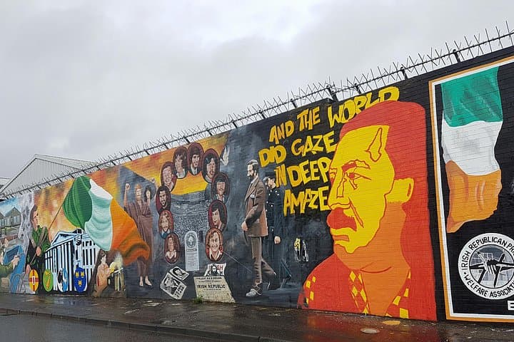 International Wall - TaxiToursNI City Sightseeing Tour