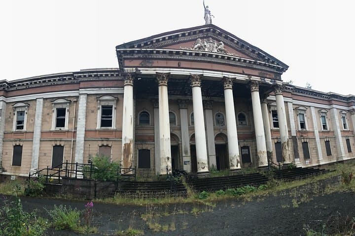 Crumlin Road Courthouse - TaxiToursNI City Sightseeing Tour