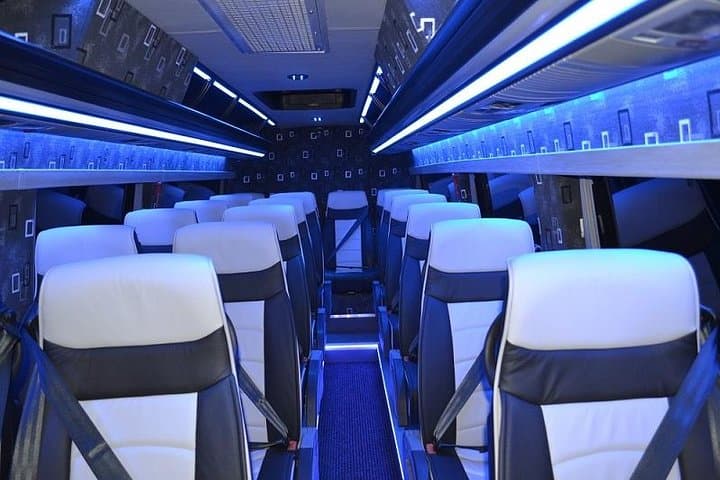 Private Minibus Arrival Transfer: Heathrow Airport to Central London