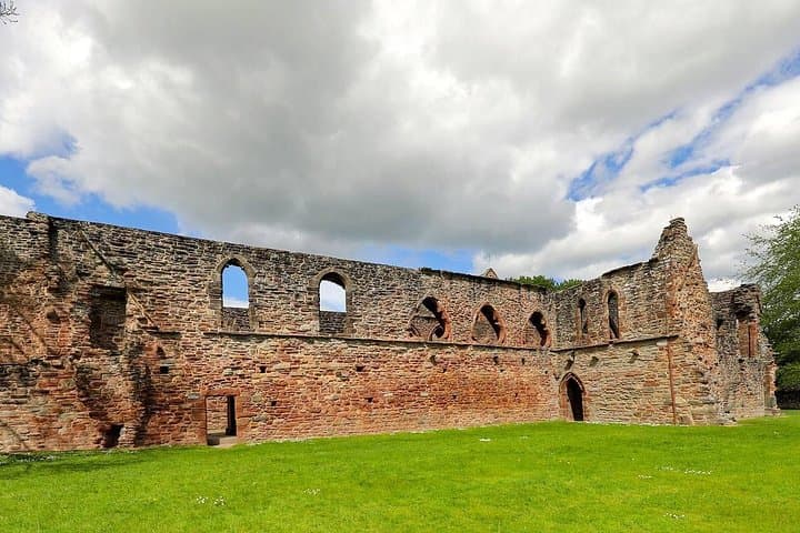 Beauly Priory pass by here