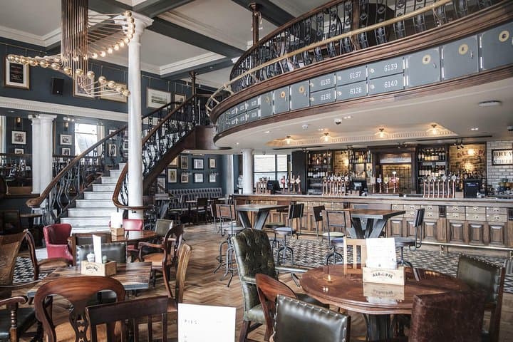 Private Tour : Eat British Foods & See Thirty Top Sights