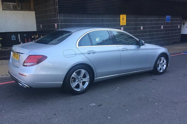 Private Transfer From Southampton Cruise Terminal to Gatwick Airport