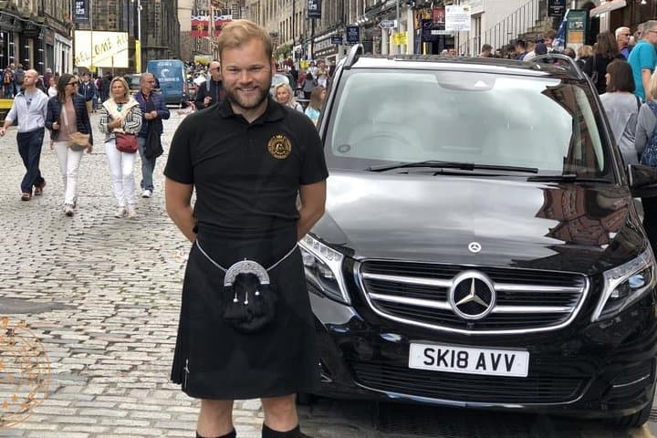 Alnwick Castle and the Viking Coast Full-Day Private Tour in a Premium Minivan