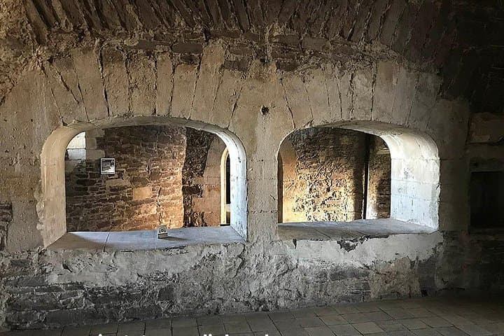 Doune Castle , Castle Leoch , Outlander tours